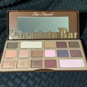 Used: Too Faced Chocolate Bar eyeshadows palette